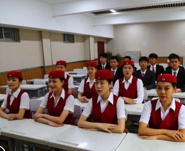 不满15周岁能报名石家庄东华铁路学校吗？